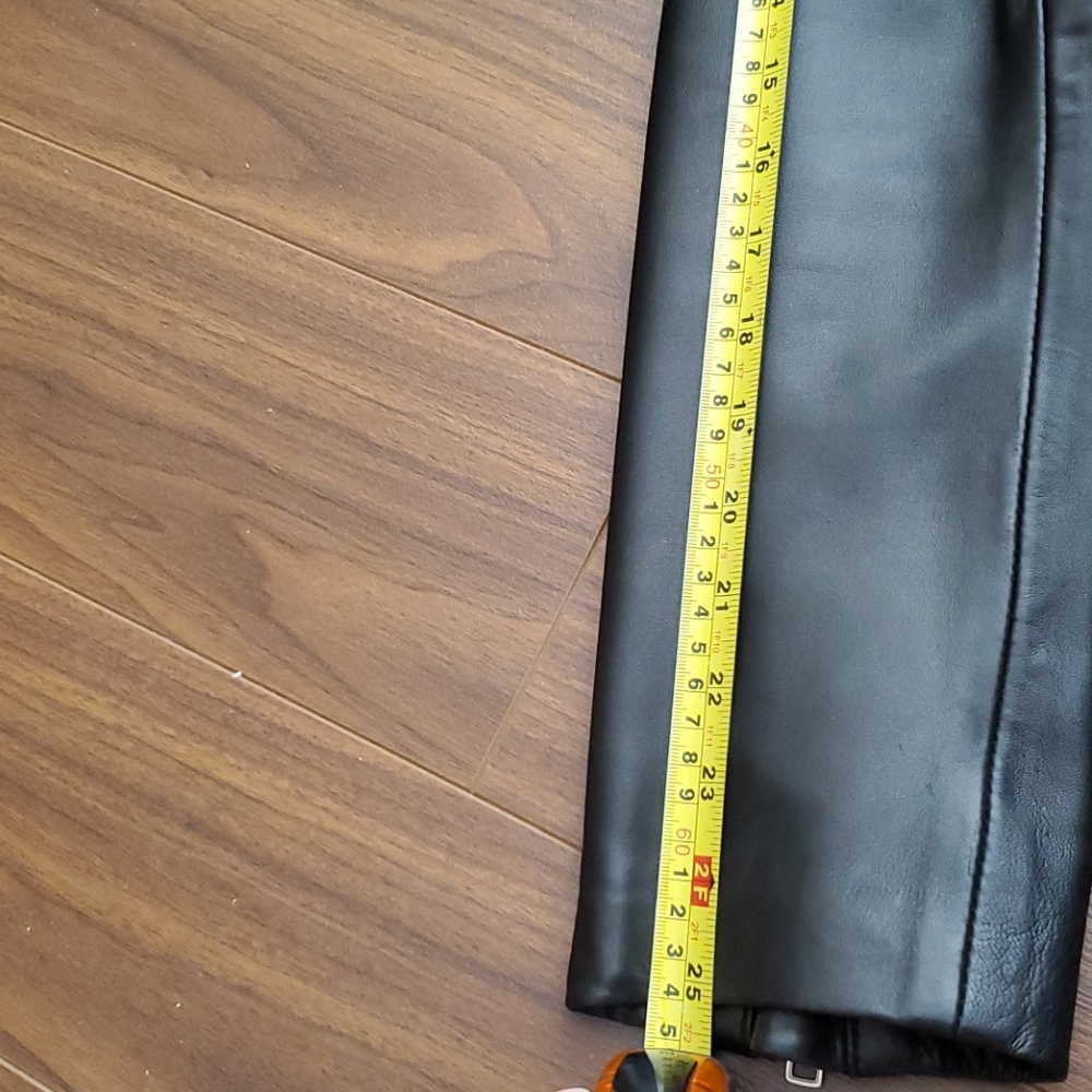 Leather jacket - Picture 9 of 11